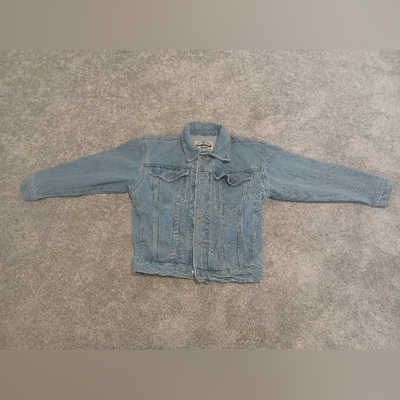 ☆RARE☆ Vintage Promotional Embroided Fox Kids Video Jean Jacket 》Size: Women's M - Picture 2 of 6
